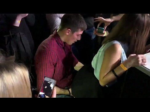 ❤️ Sex nyata dina nightclub Rusia. gadis Rusia 18 taun heubeul dina anus jeung heunceut fucked di nightclub a ❤❌ video bangsat di urang% su.com-porn-kai.ru%